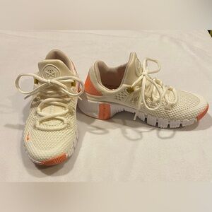 Nike Women's Free Metcon 4 training sneakers size 5